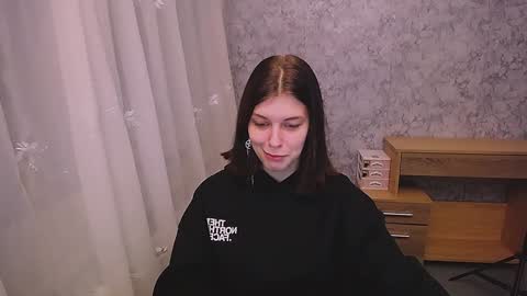 Snapshot of olivia_red_ chatting on 01.01.25 Olivia online show from 01.01.25