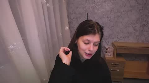 Snapshot of olivia_red_ chatting on 01.05.25 Olivia online show from 01.05.25