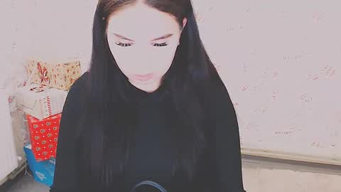 Snapshot of olivia_red_ chatting on 02.13.25 Olivia online show from 02.13.25