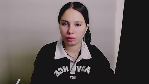 Snapshot of olivia_red_ chatting on 09.19.25 Olivia online show from 09.19.25