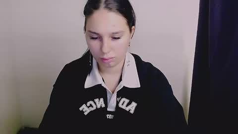 Snapshot of olivia_red_ chatting on 09.25.25 Olivia online show from 09.25.25