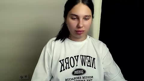 Snapshot of olivia_red_ chatting on 10.16.25 Olivia online show from 10.16.25