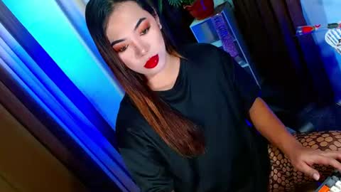 Snapshot of olivia_the_temptress27 chatting on 09.28.25 Miss OLIVIA online show from 09.28.25