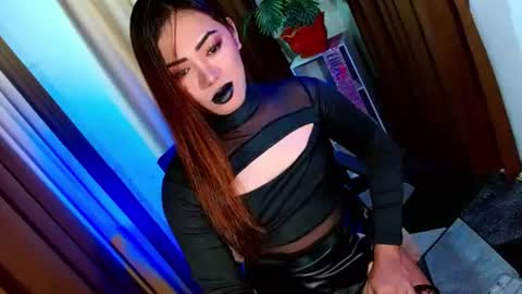 Snapshot of olivia_the_temptress27 chatting on 10.03.25 Miss OLIVIA online show from 10.03.25