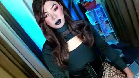 Snapshot of olivia_the_temptress27 chatting on 10.26.25 Miss OLIVIA online show from 10.26.25