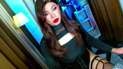 Snapshot of olivia_the_temptress27 chatting on 11.07.25 Miss OLIVIA online show from 11.07.25