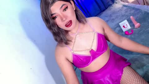 Snapshot of olivia_the_temptress27 chatting on 06.21.26 Miss OLIVIA online show from 06.21.26
