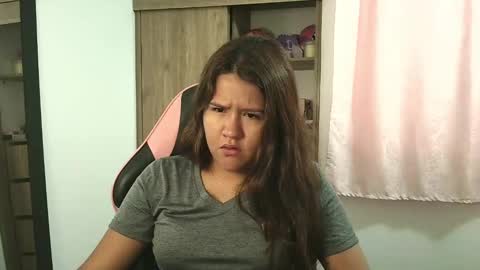 Snapshot of olivia_watson_ chatting on 10.13.25 Olivia online show from 10.13.25