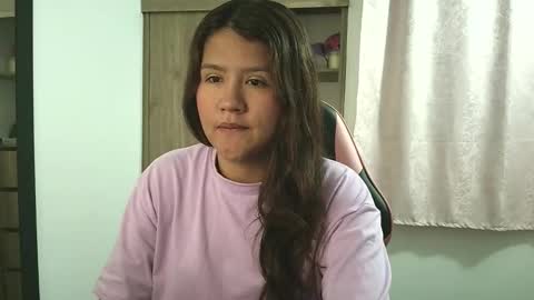 Snapshot of olivia_watson_ chatting on 10.22.25 Olivia online show from 10.22.25