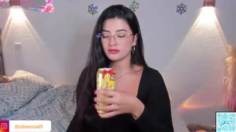 Snapshot of olivia_wiston chatting on 12.24.24 Olivia 40 off online show from 12.24.24