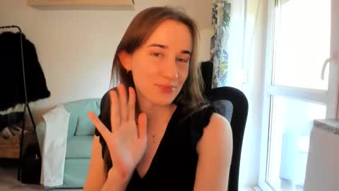 Snapshot of oliviaaa2003 chatting on 05.24.26 Oliwiaa2004 online show from 05.24.26