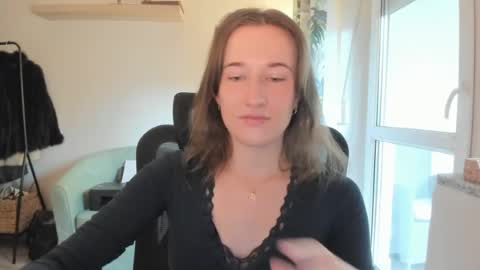 Snapshot of oliviaaa2003 chatting on 07.03.26 Oliwiaa2004 online show from 07.03.26