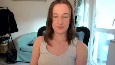 Snapshot of oliviaaa2003 chatting on 07.15.26 Oliwiaa2004 online show from 07.15.26