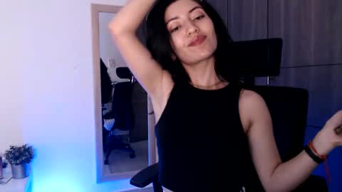 oliviaaa__ online show from 01.18.25