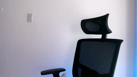 oliviaaa__ online show from 02.06.26