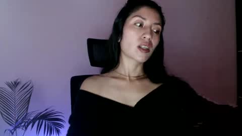 Snapshot of oliviaaa__ chatting on 04.10.26 oliviaaa__ online show from 04.10.26