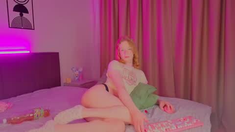 Snapshot of oliviaapink chatting on 06.14.26 oliviaapink online show from 06.14.26