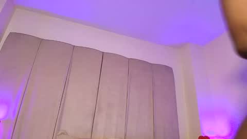 Snapshot of oliviabeneett chatting on 10.20.25 My name is olivia but can you call me Oli online show from 10.20.25