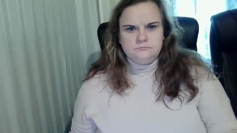 Snapshot of oliviaermesx chatting on 09.30.25 OliviaErmesx online show from 09.30.25