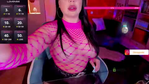 Oliviagoold online show from 11.17.25