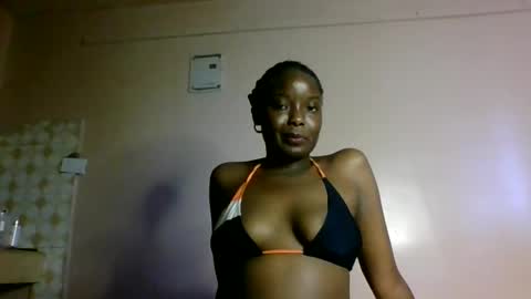 oliviah_1 online show from 10.13.25