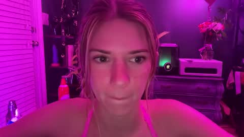 Olivia online show from 02.15.25