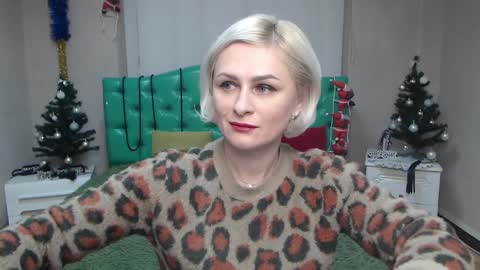OliviaHorst online show from 12.18.24