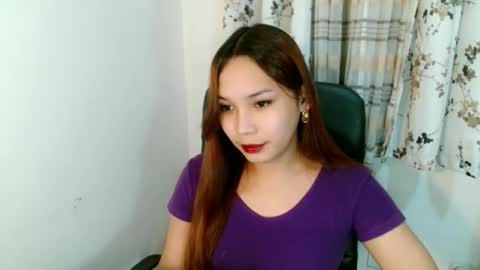 Snapshot of oliviahutton chatting on 05.18.26 oliviahutton online show from 05.18.26