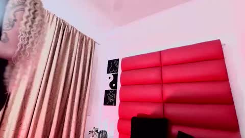 OliviaMonroe online show from 12.05.25