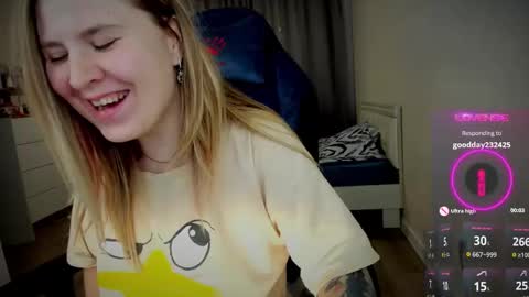 Snapshot of oliviamunk chatting on 09.25.25 . online show from 09.25.25