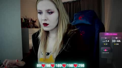 Snapshot of oliviamunk chatting on 09.28.25 . online show from 09.28.25