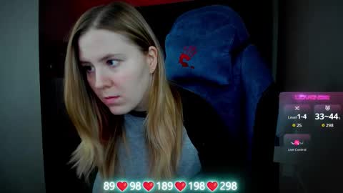 Snapshot of oliviamunk chatting on 11.01.25 . online show from 11.01.25