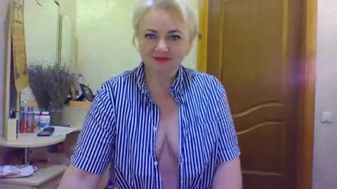 oliviaparadise online show from 01.05.25