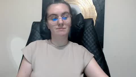 Snapshot of oliviasager chatting on 07.12.26 Mistress Olivia online show from 07.12.26