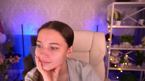 Snapshot of olivkablush chatting on 01.17.25 Olivia online show from 01.17.25