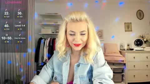 ollalla7 online show from 11.08.25