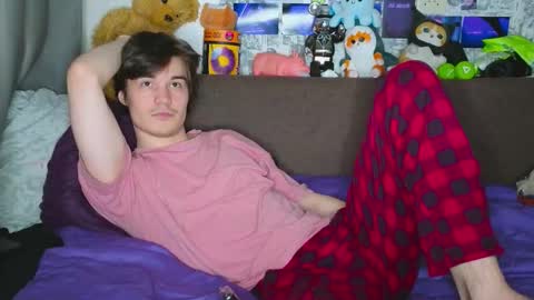 Snapshot of ololkd chatting on 10.28.25 Tony online show from 10.28.25