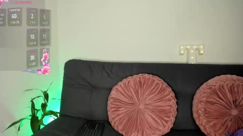 Violette online show from 02.17.25