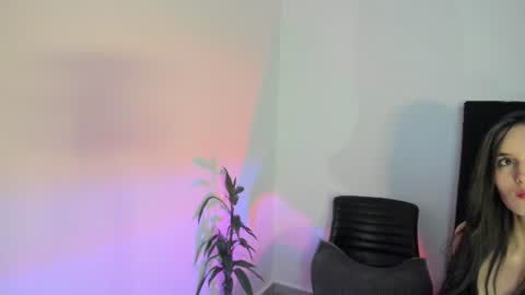 Violette online show from 08.03.26