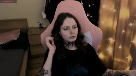 Snapshot of on_yxxx chatting on 10.30.25 on_yxxx online show from 10.30.25