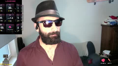 Snapshot of ona_nisme chatting on 01.01.25 ona nisme online show from 01.01.25