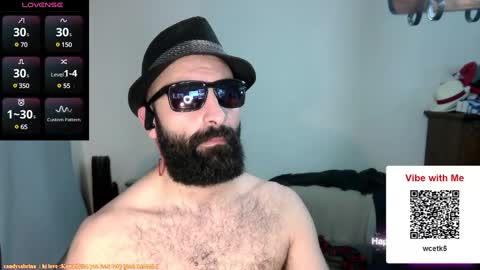 Snapshot of ona_nisme chatting on 01.05.25 ona nisme online show from 01.05.25