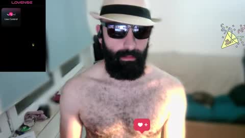 Snapshot of ona_nisme chatting on 09.17.25 ona nisme online show from 09.17.25