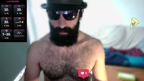 Snapshot of ona_nisme chatting on 10.04.25 ona nisme online show from 10.04.25