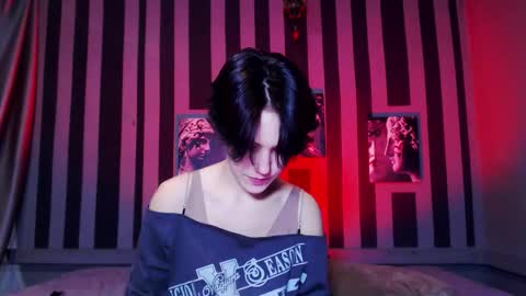 Snapshot of onaloon chatting on 12.15.25 onaloon online show from 12.15.25