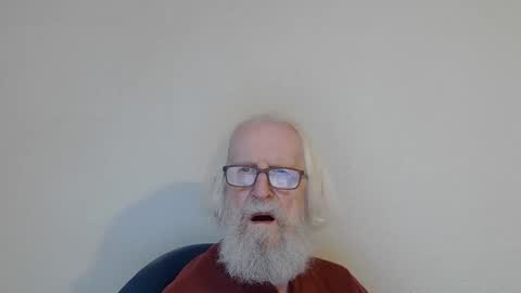 Snapshot of onanister chatting on 10.09.25 Somewhere over the rainbow online show from 10.09.25