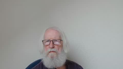 Snapshot of onanister chatting on 11.02.25 Somewhere over the rainbow online show from 11.02.25