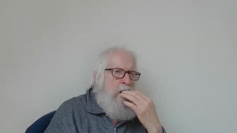 Snapshot of onanister chatting on 11.06.25 Somewhere over the rainbow online show from 11.06.25