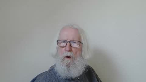 Snapshot of onanister chatting on 11.08.25 Somewhere over the rainbow online show from 11.08.25