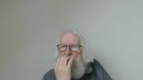 Snapshot of onanister chatting on 11.13.25 Somewhere over the rainbow online show from 11.13.25